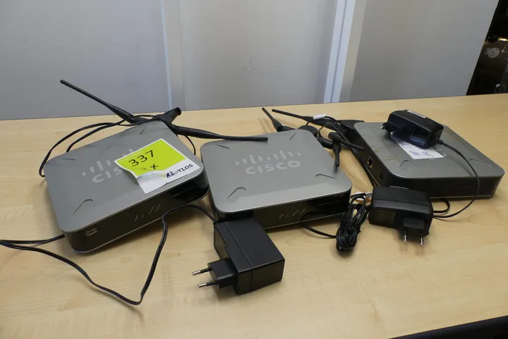 3x Cisco Small Business Access Point mit Antennen und Netzteilen